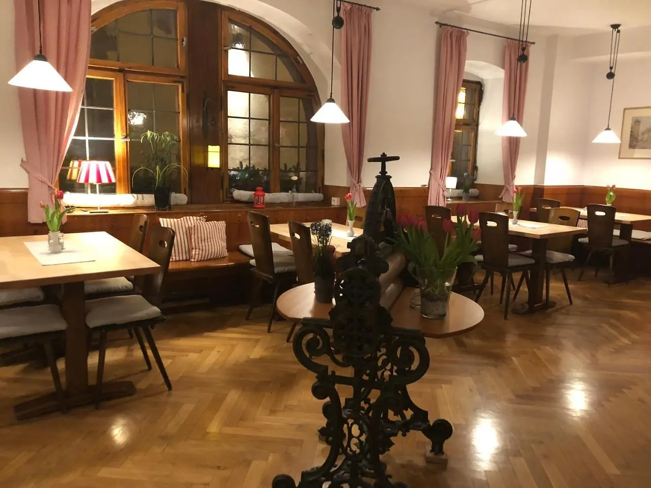 Gasthof Baeren Ochsenfurt Hotel